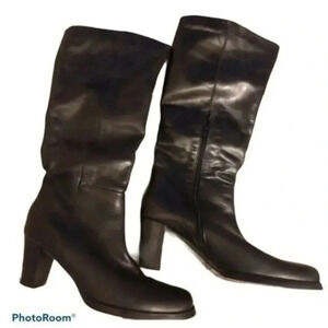 Diba Women black leather boots EUC size 6